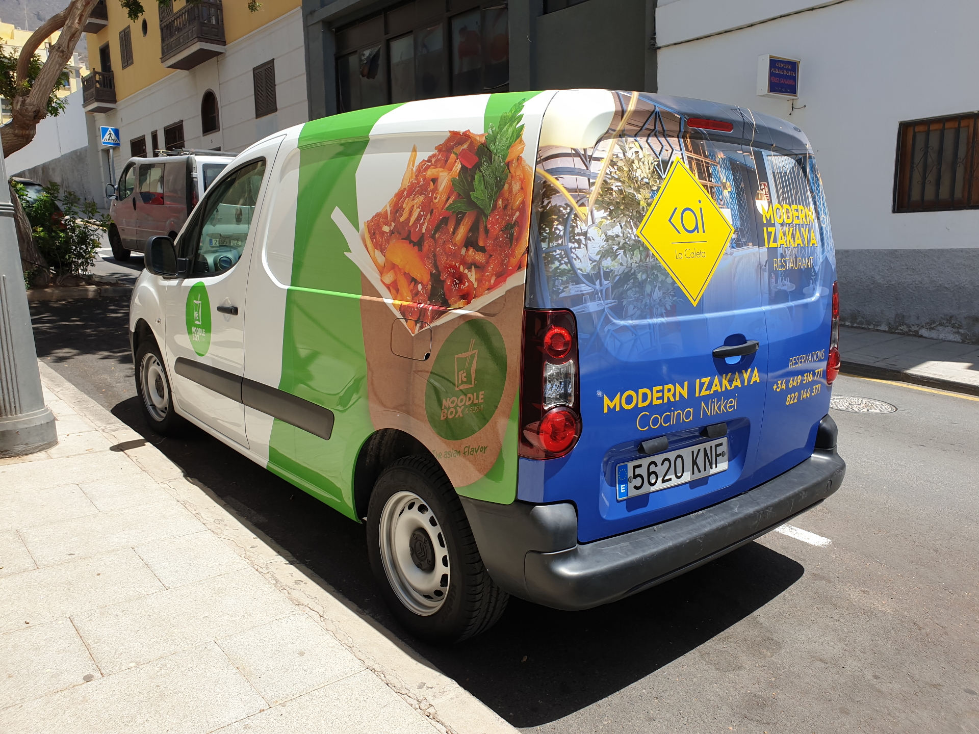 Modern Izakaya Vehicle Branding